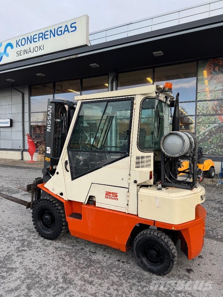 Nissan 25 LPG trucks