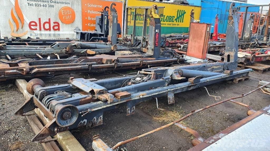  Hooklift DAMAGED Hook lifts