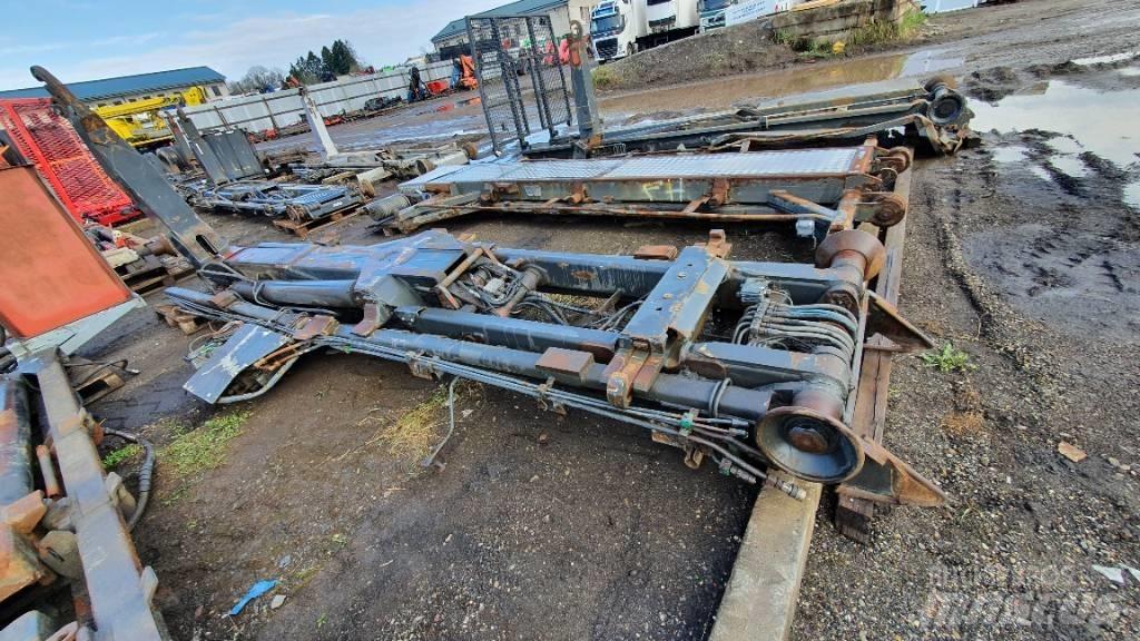  Hooklift DAMAGED Hook lifts