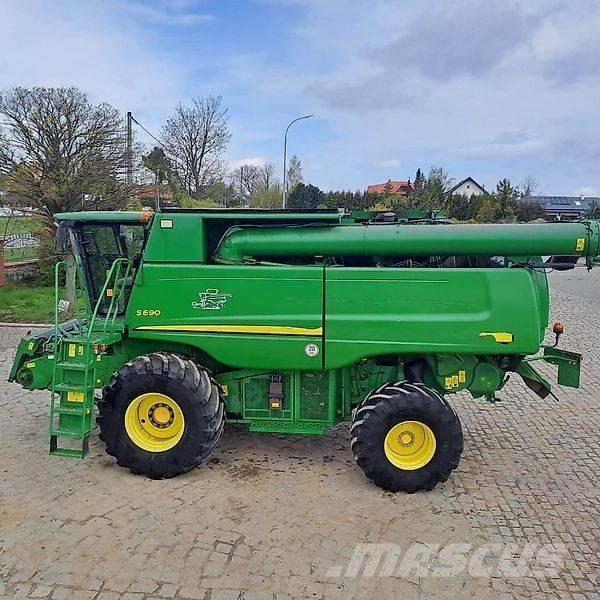 John Deere S 690 Combine harvesters