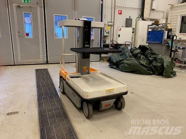 Crown WAV 50-118 Medium lift order picker