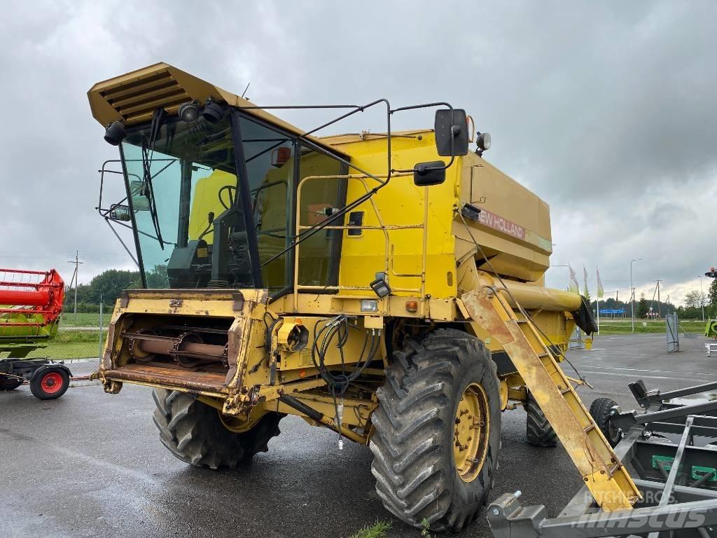 New Holland TF 46 Combine harvesters