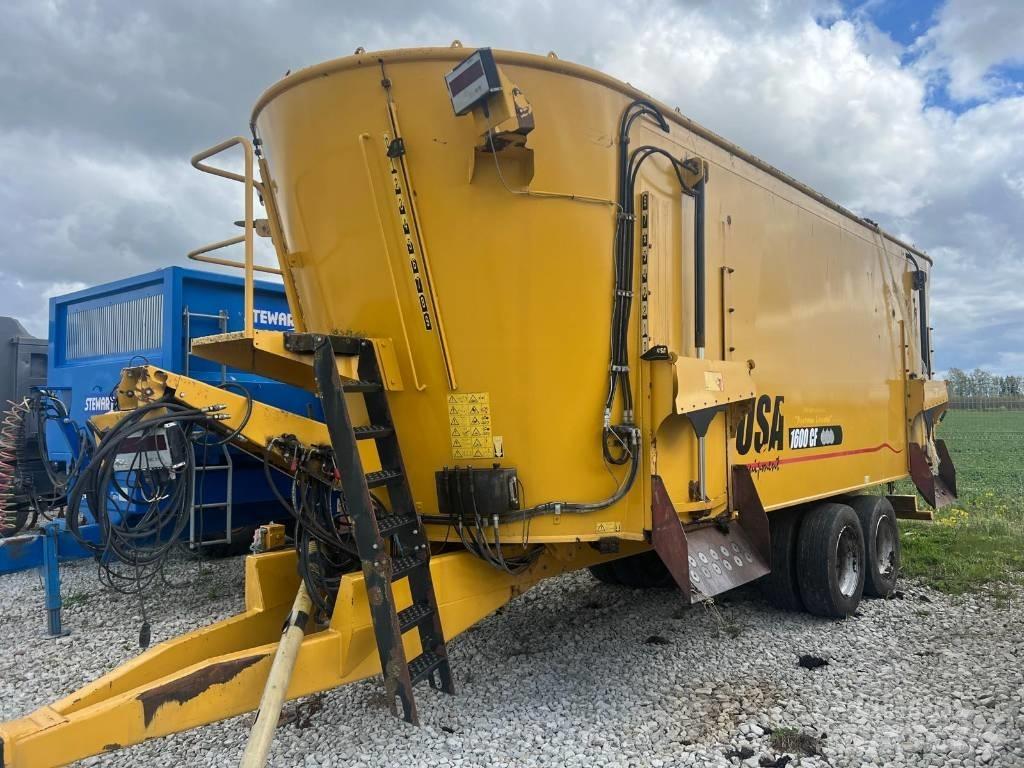 Peecon 1600 CF Forage wagons