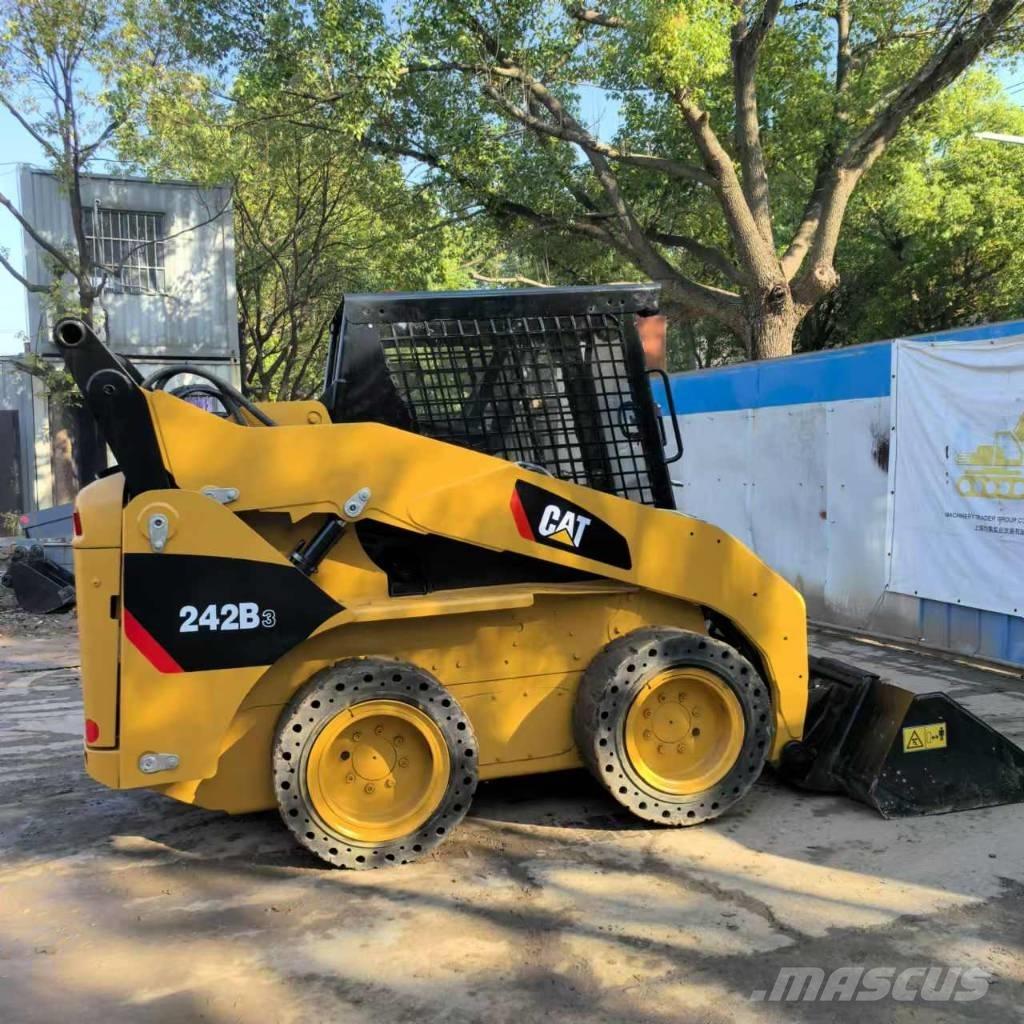 CAT 242 B 3 Skid steer loaders