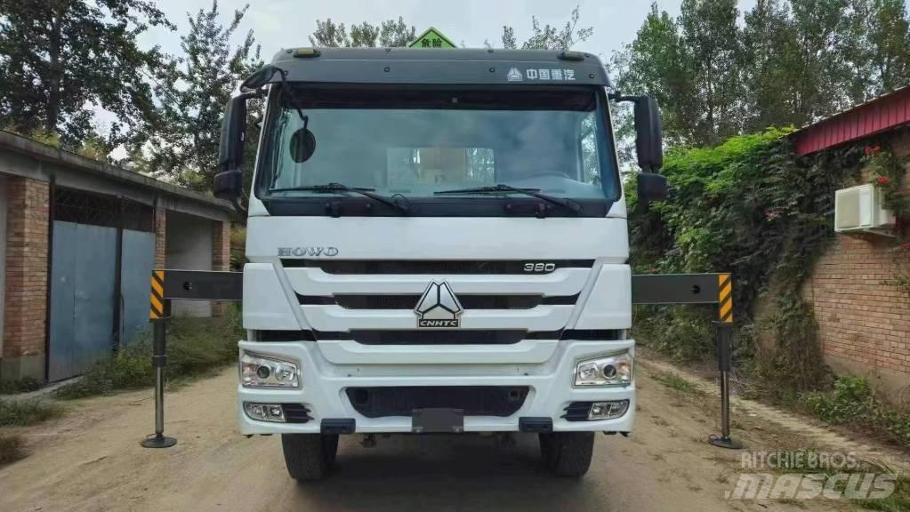 Howo 371 375 380 Truck mounted cranes