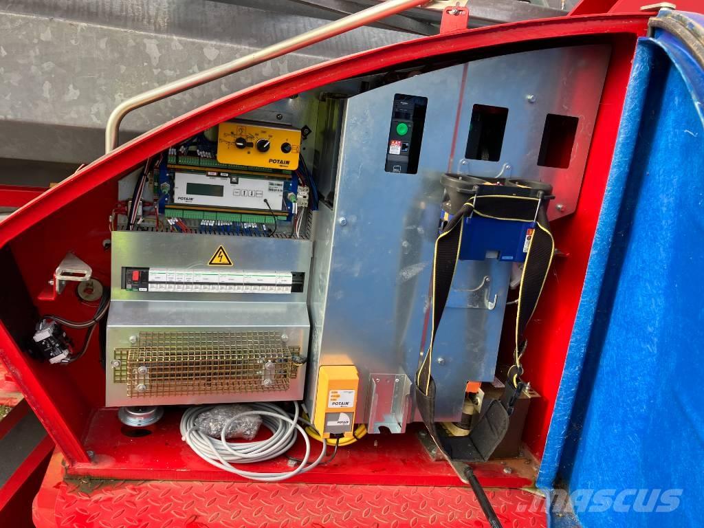 Potain Igo 22 Tower cranes