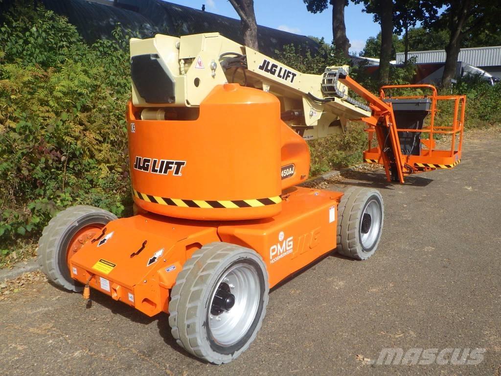 JLG E450AJ Articulated boom lifts