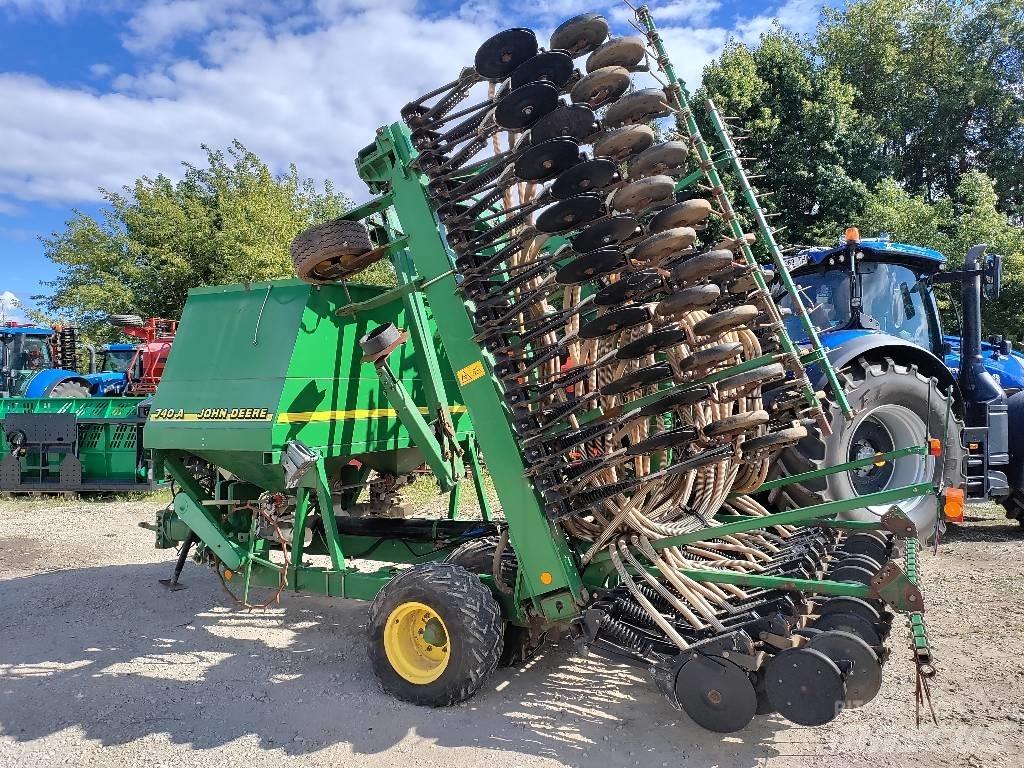 John Deere 740 A Drills