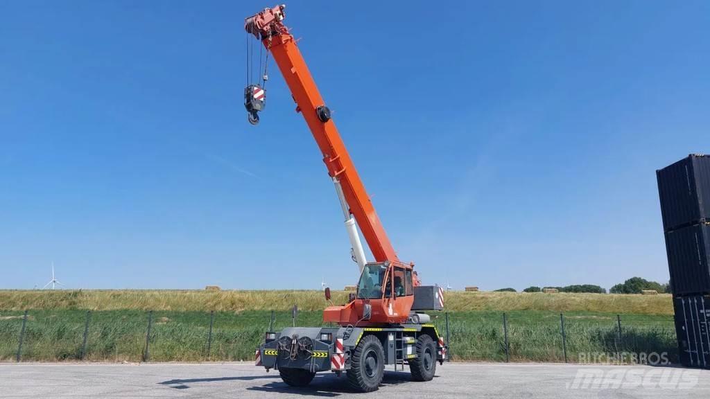 Terex RC30 Rough terrain cranes