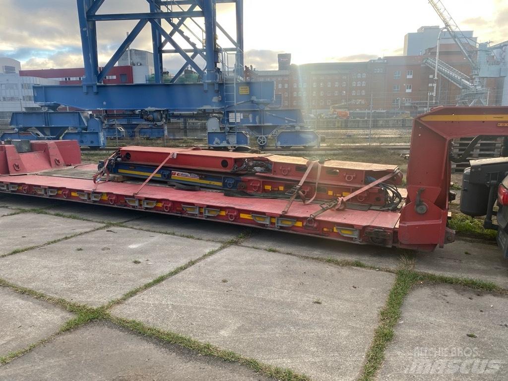 Faymonville MEGAMAX Low loader-semi-trailers