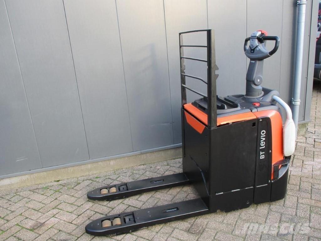 Toyota LPE250 Low lift with platform