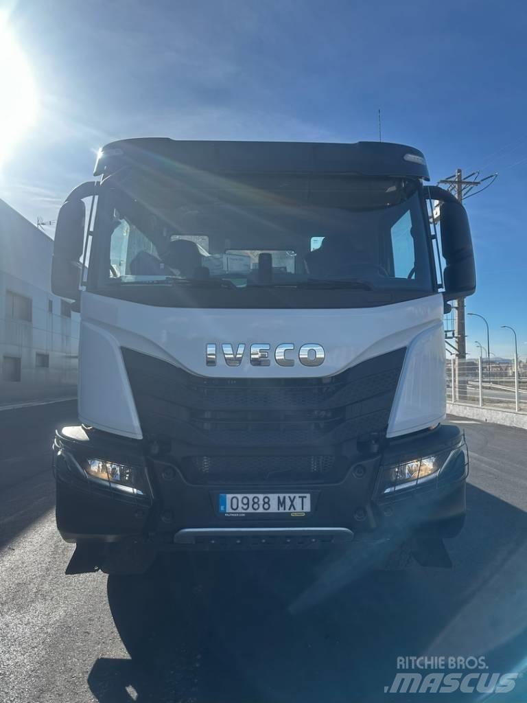 Iveco T-WAY 450 Truck mounted cranes