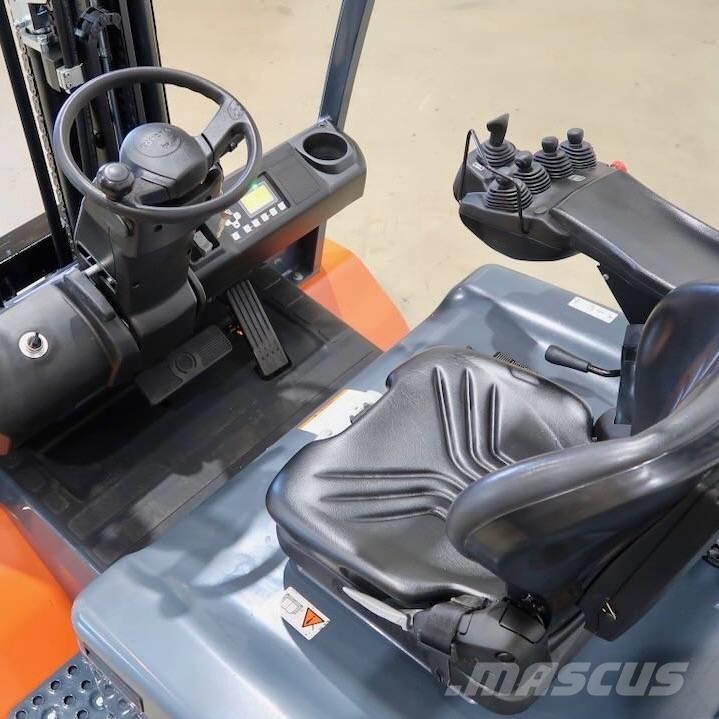 Toyota 8FBMT45 Electric forklift trucks