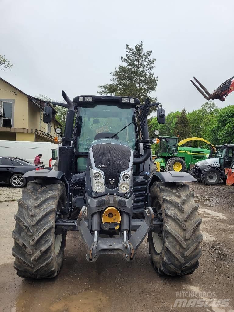 Valtra N 104 Tractors