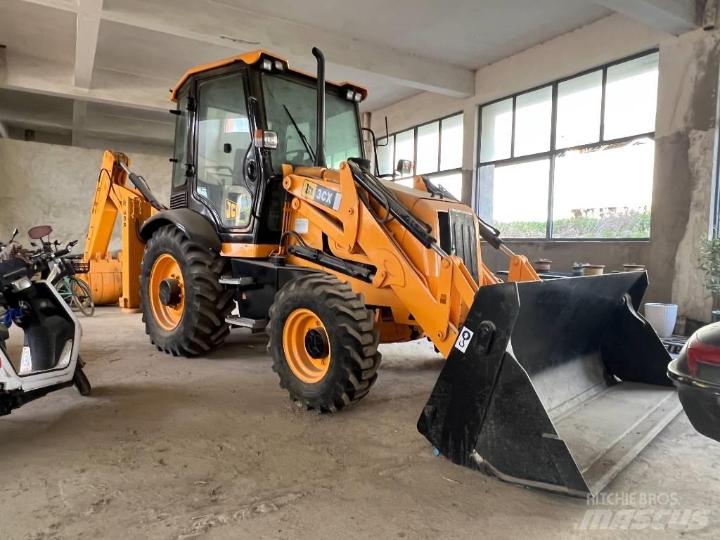 JCB 3 CX Backhoe