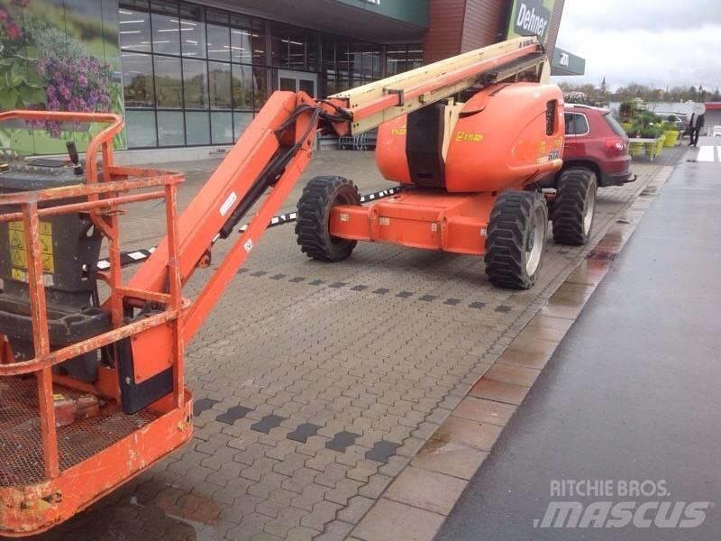 JLG 600 AJ Articulated boom lifts