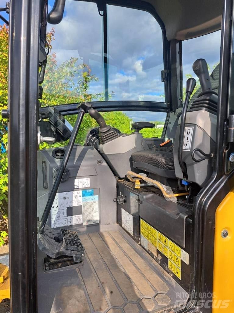 CAT 302cr Mini excavators < 7t (Mini diggers)
