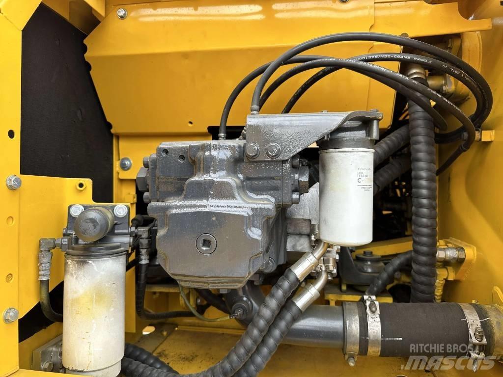 Komatsu PC200-8 Crawler excavators