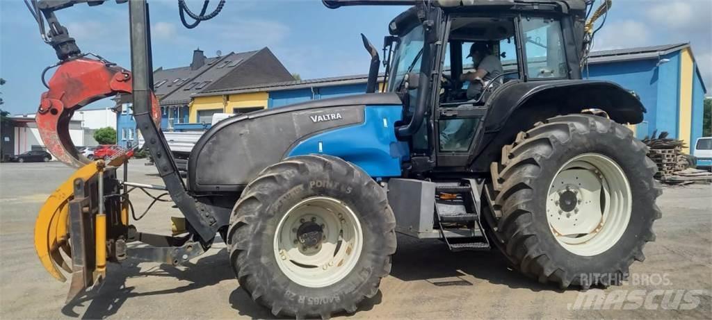 Valtra T130 Tractors