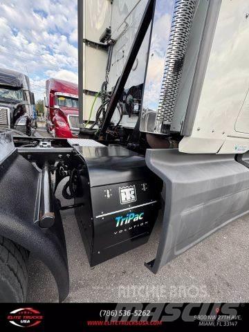 International LT Other trucks