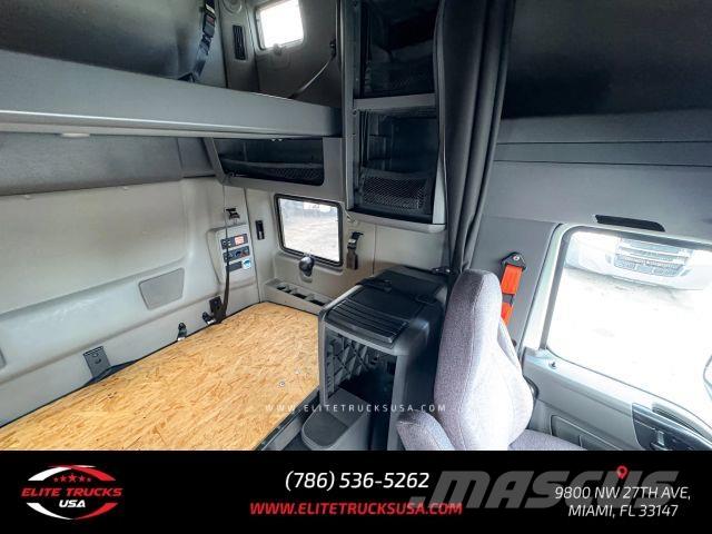 International LT Other trucks