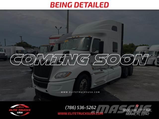 International LT Other trucks