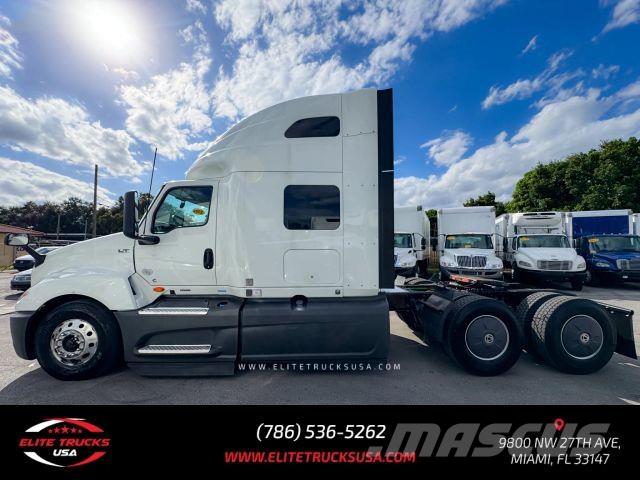 International LT Other trucks