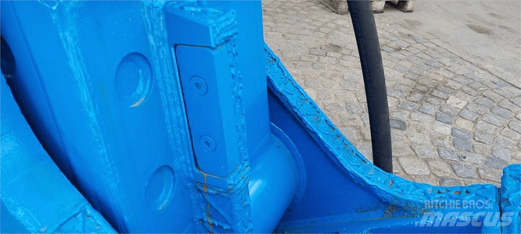  EMB VP3000 Crushers