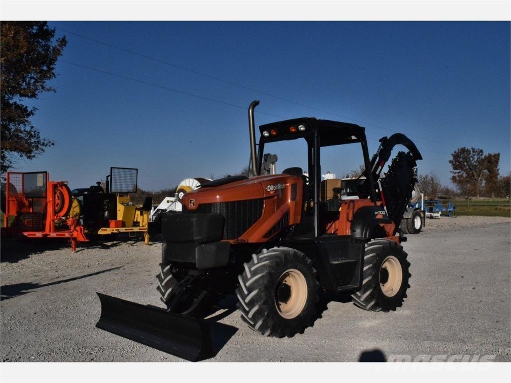 Ditch Witch RT100 Trenchers