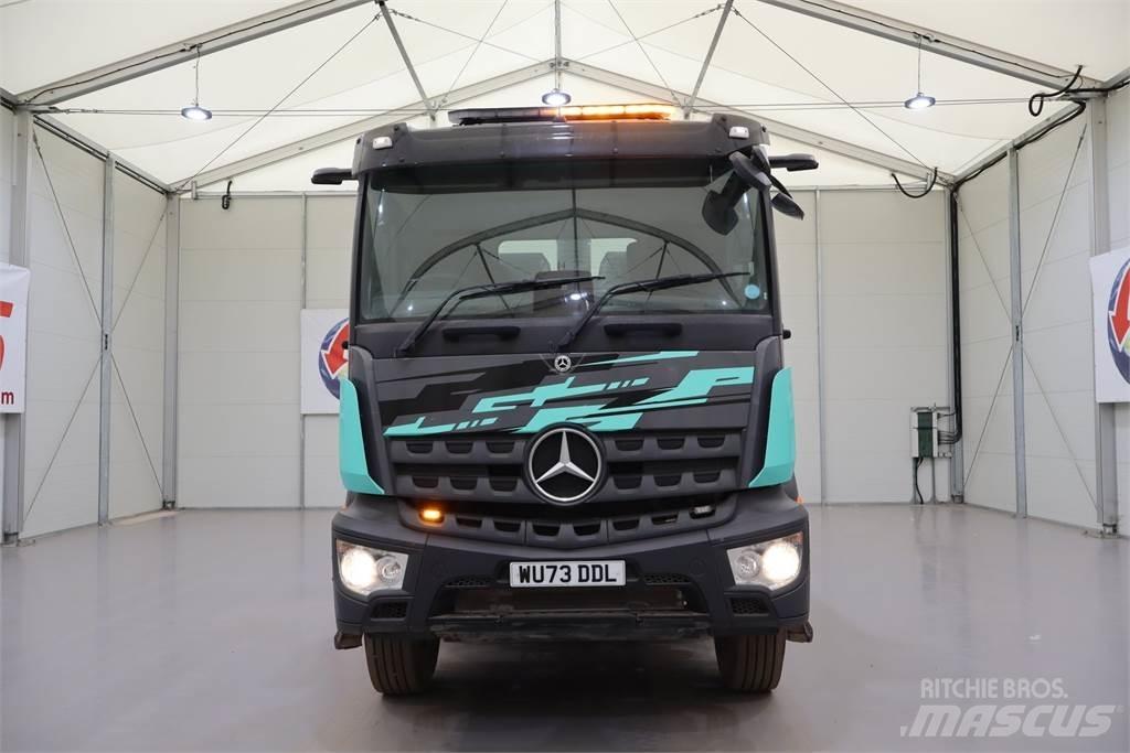 Mercedes-Benz AROCS 3240 Tipper trucks