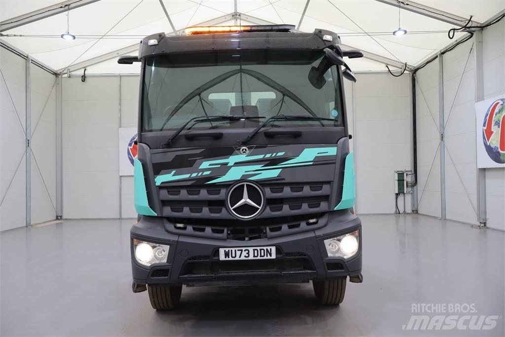 Mercedes-Benz AROCS 3240 Tipper trucks