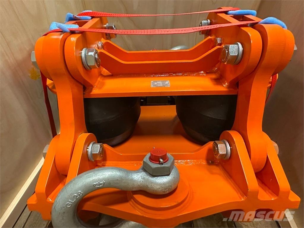  Finaros Other cranes