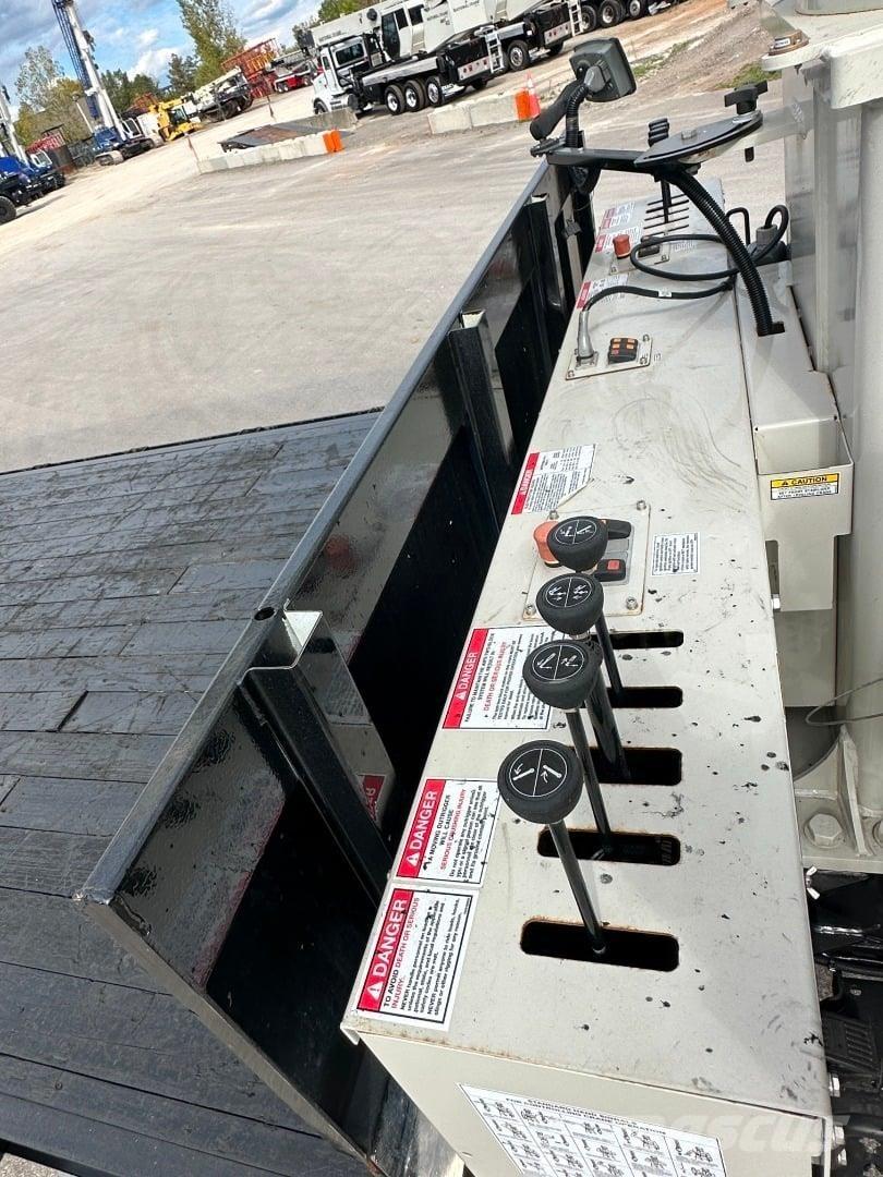 National NBT30H-2 Truck mounted cranes