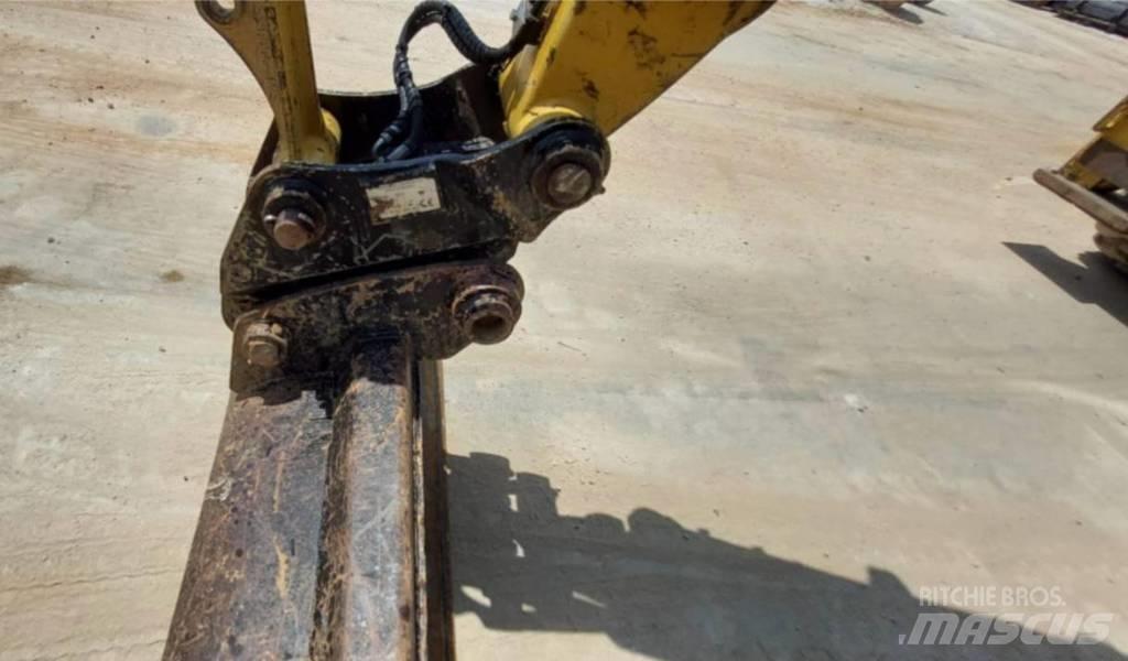 CAT 432 F2 Backhoe