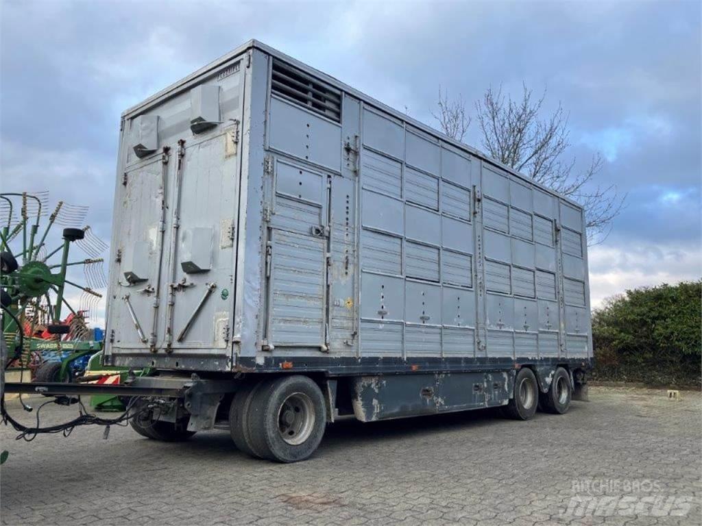 Pezzaioli 3-Stock Livestock transport