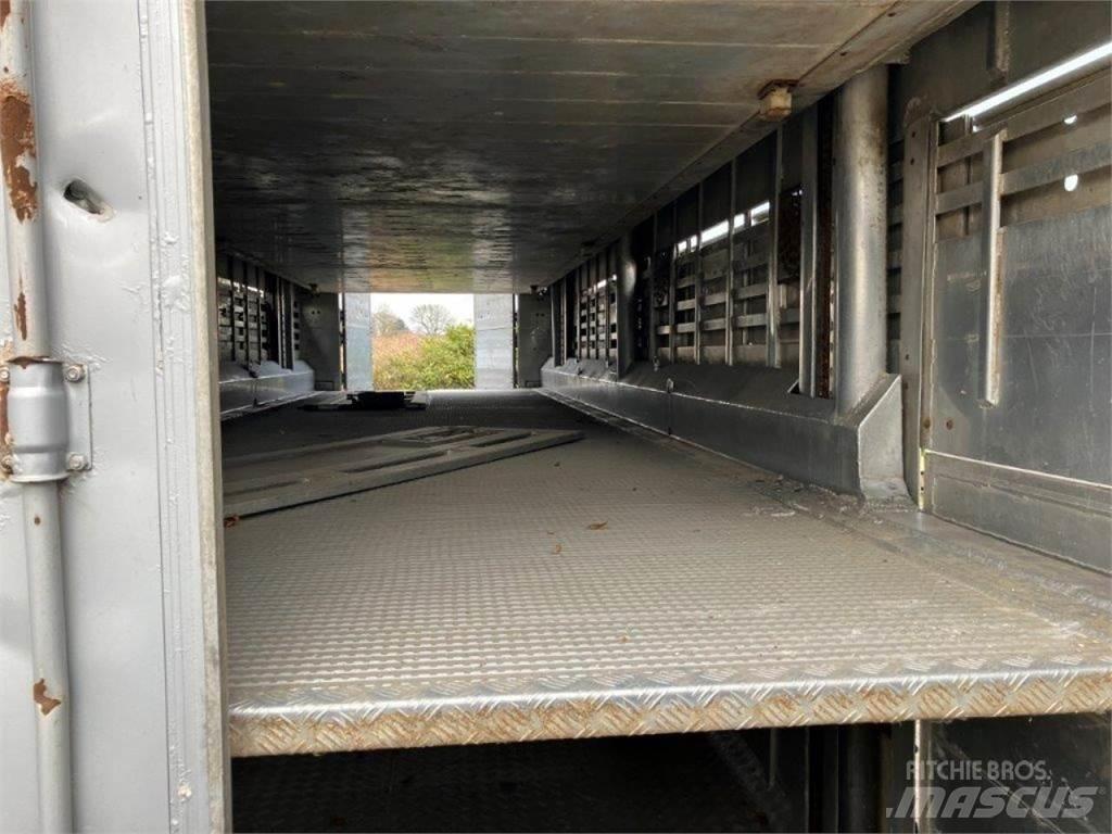 Pezzaioli 3-Stock Livestock transport
