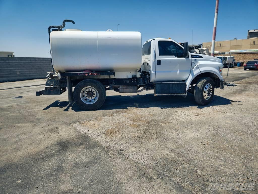 Ford F 650 SD Water bowser