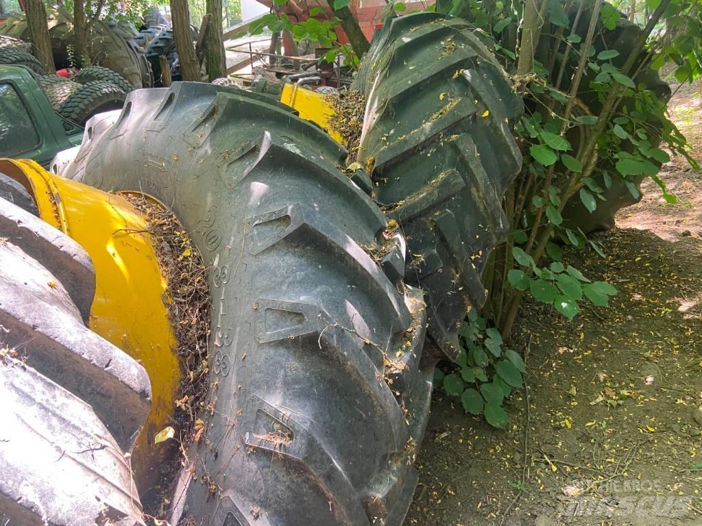John Deere 4650 Tractors