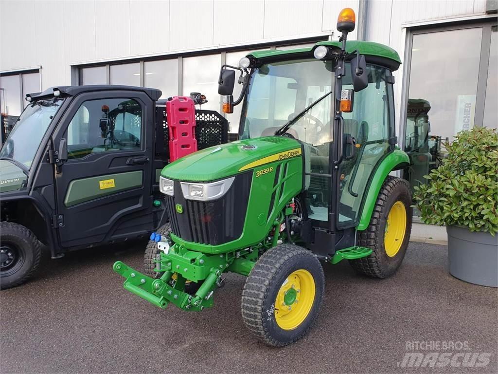 John Deere 3039R Compact tractors