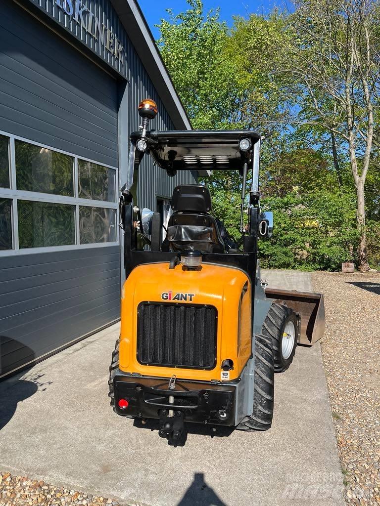 GiANT 337T Mini loaders