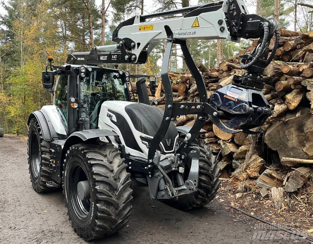 Valtra T 255 Versu Tractors