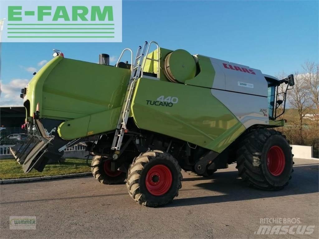 CLAAS tucano 440 Combine harvesters