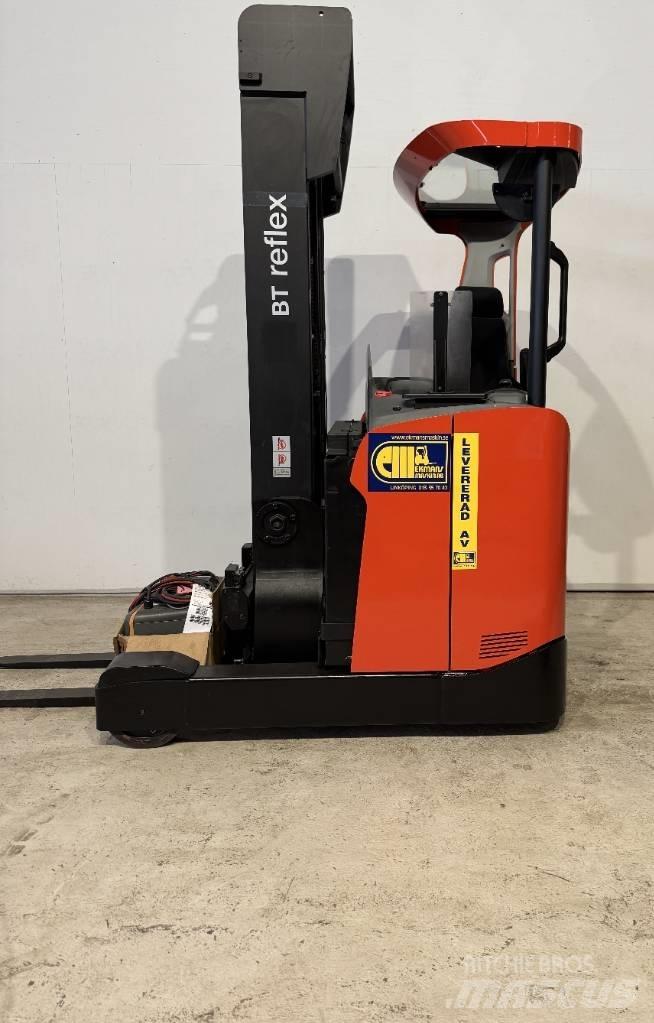 BT truck RRE140H Reach truck