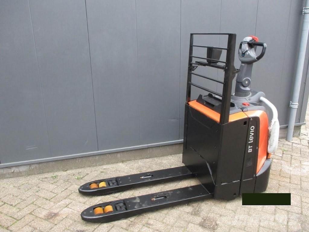 Toyota LPE 200 Low lift with platform