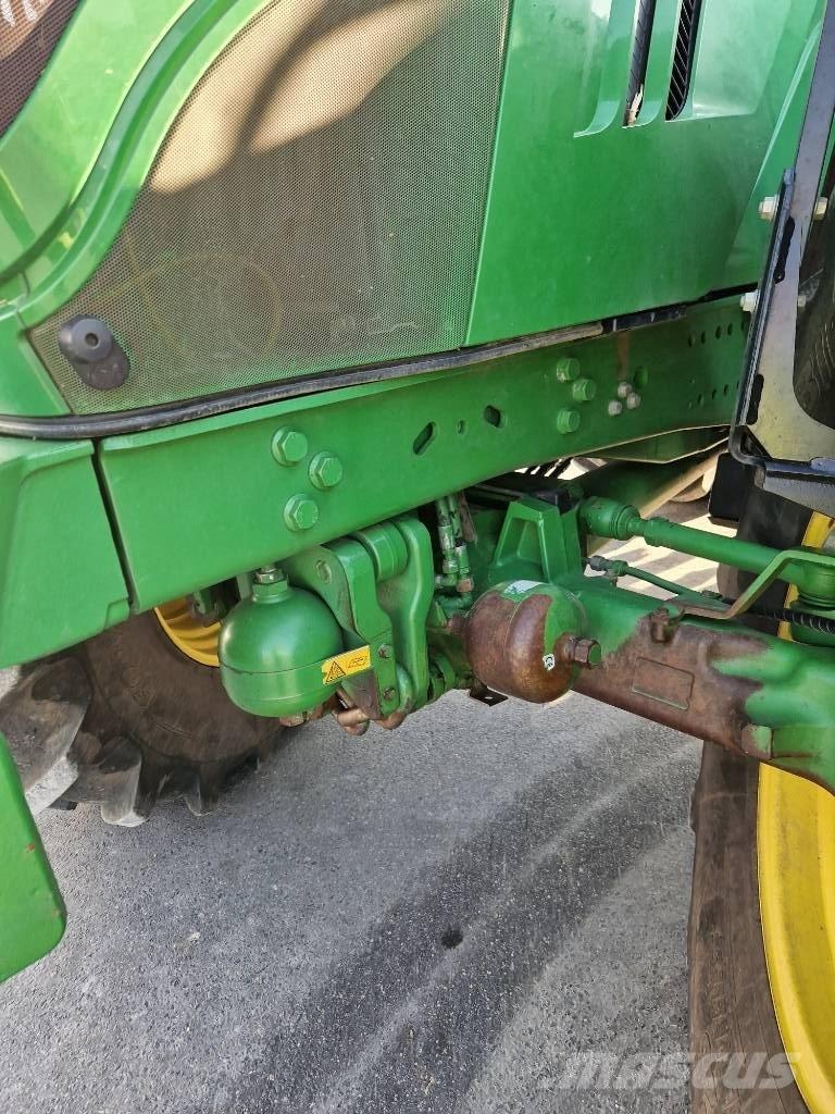 John Deere 6215 R Tractors