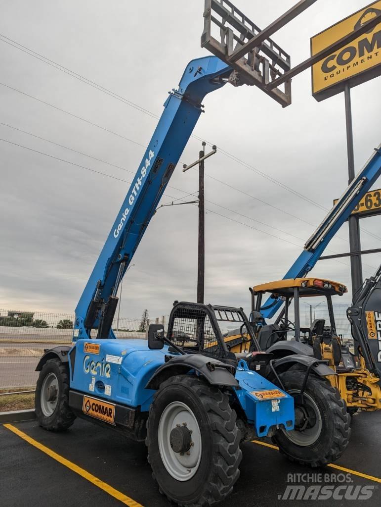 Genie GTH 844 Telescopic boom lifts