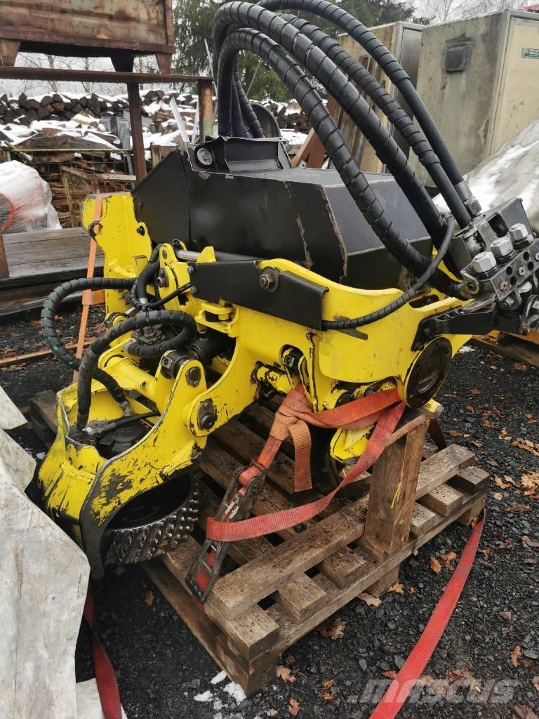 John Deere H 415 Harvester heads