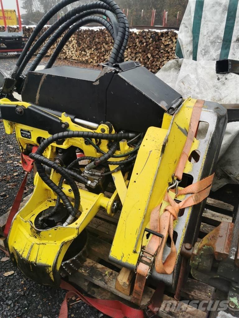 John Deere H 415 Harvester heads