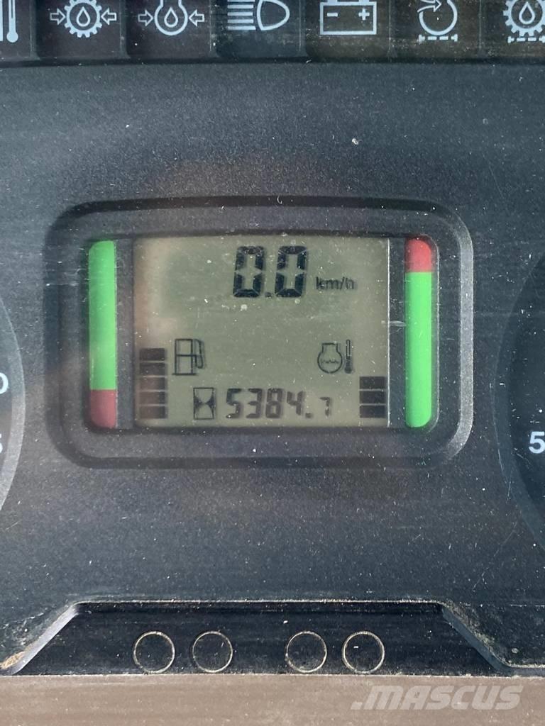 John Deere 6534 Tractors