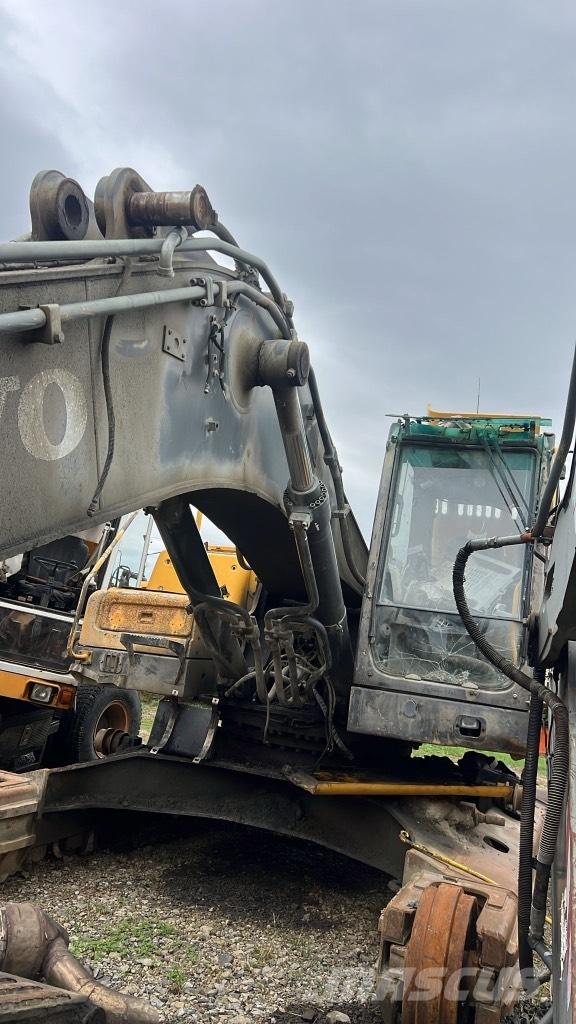 Volvo EC 360 L Chassis and suspension